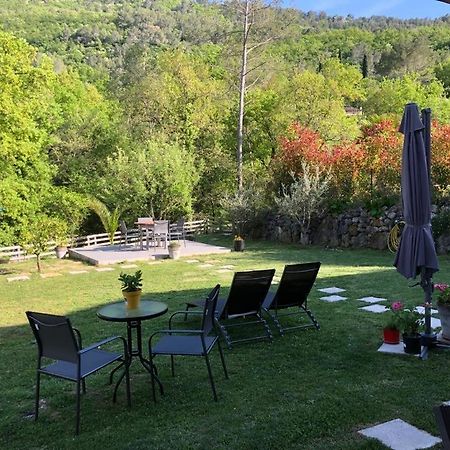 Studio Calme Et Agreable Avec Acces Jardin Partage Le Bar-sur-Loup Eksteriør billede