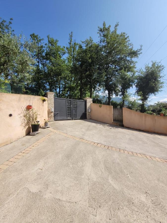 Studio Calme Et Agreable Avec Acces Jardin Partage Le Bar-sur-Loup Eksteriør billede