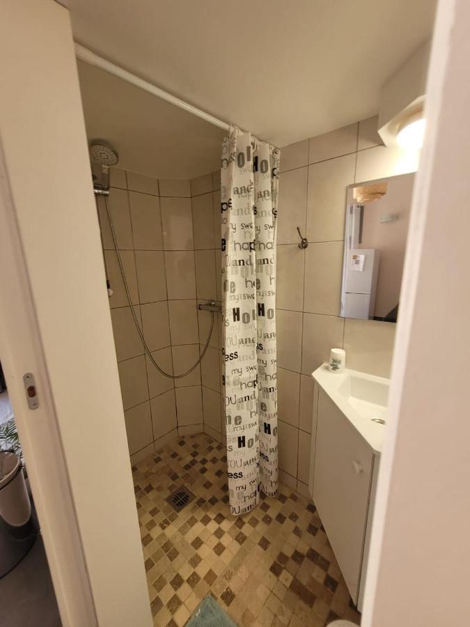 Studio Calme Et Agreable Avec Acces Jardin Partage Le Bar-sur-Loup Eksteriør billede