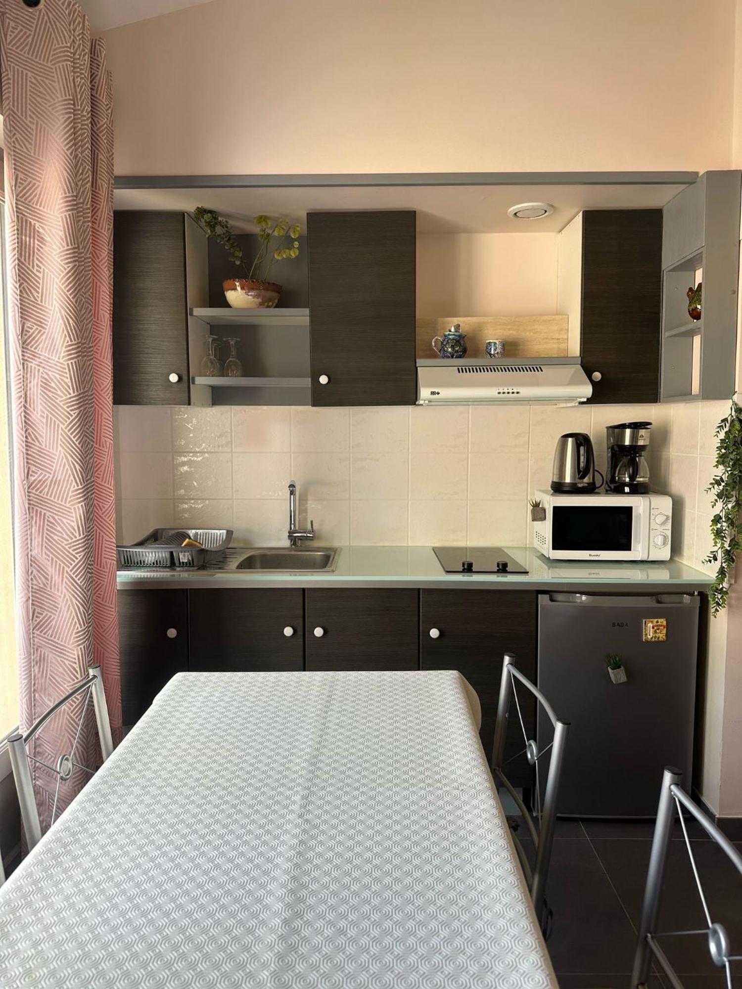 Studio Calme Et Agreable Avec Acces Jardin Partage Le Bar-sur-Loup Eksteriør billede