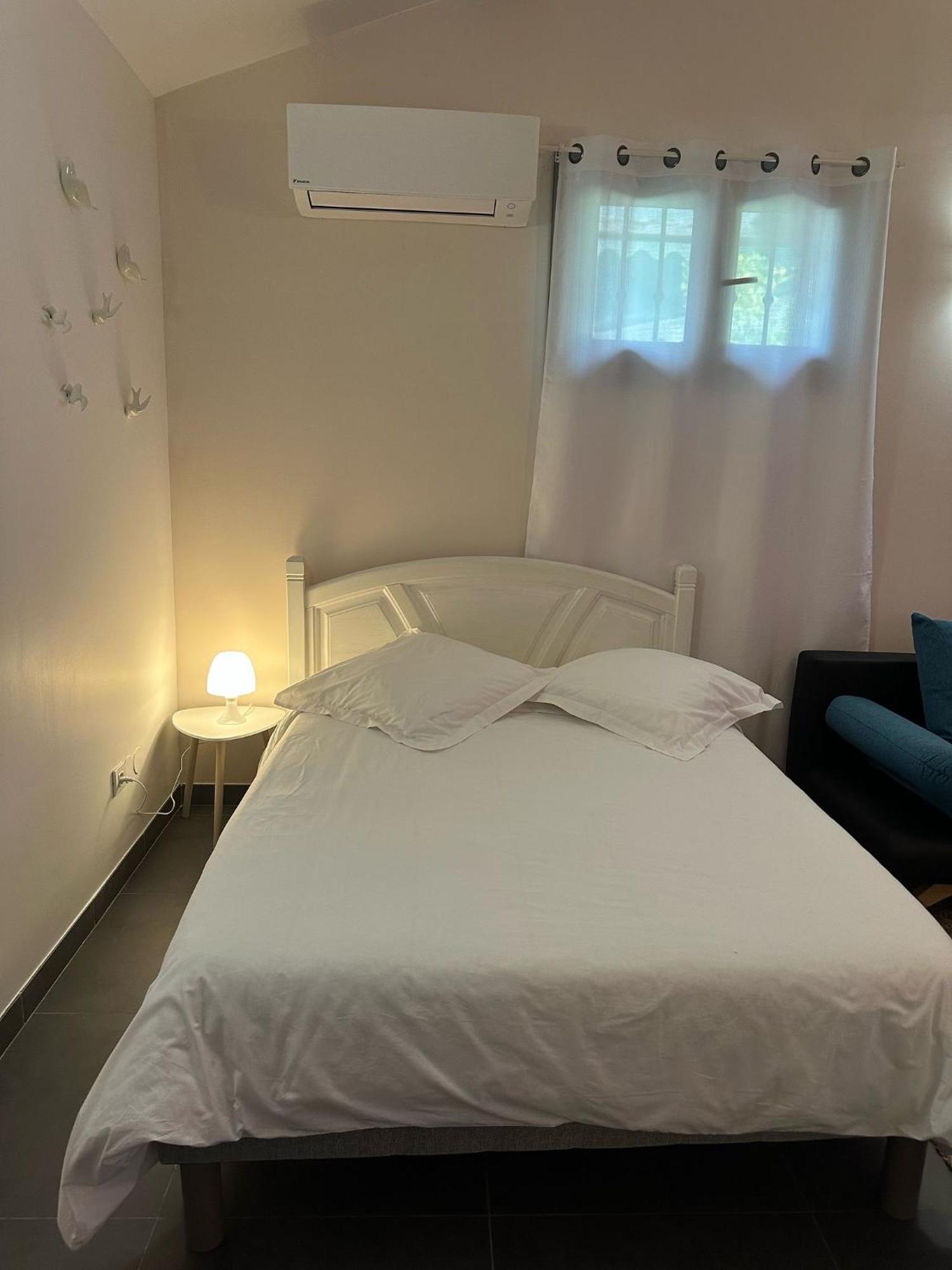 Studio Calme Et Agreable Avec Acces Jardin Partage Le Bar-sur-Loup Eksteriør billede