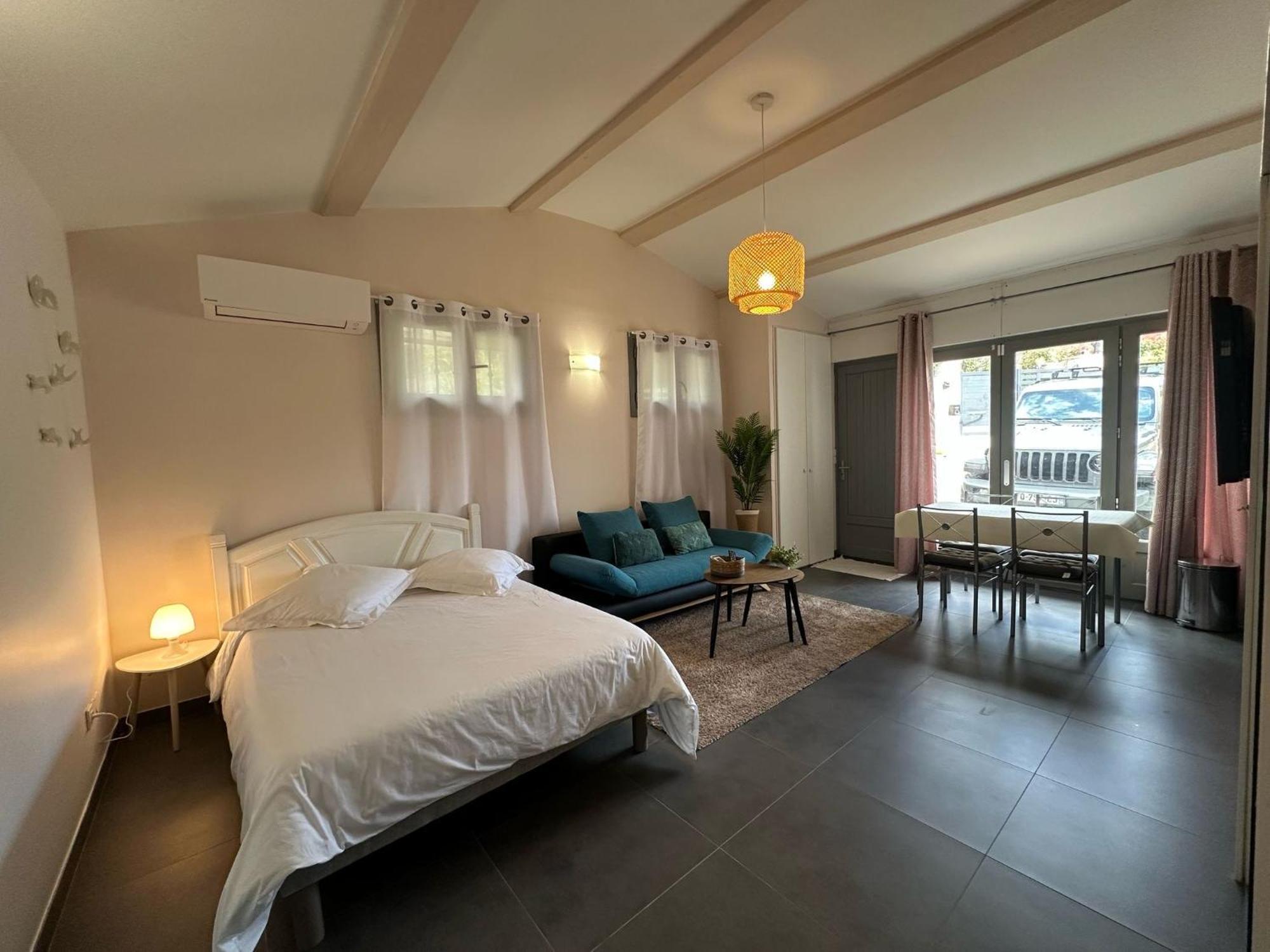 Studio Calme Et Agreable Avec Acces Jardin Partage Le Bar-sur-Loup Eksteriør billede