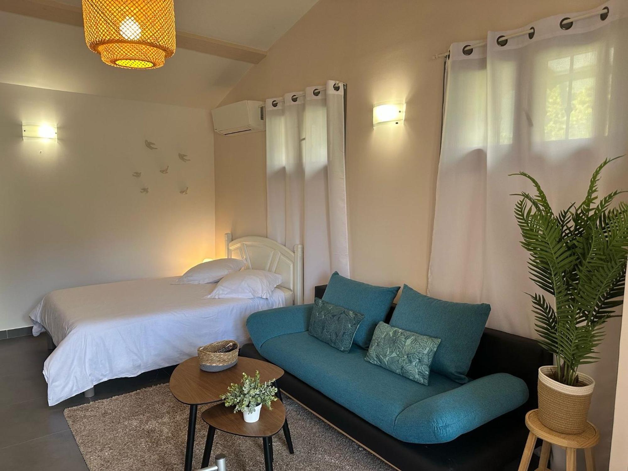Studio Calme Et Agreable Avec Acces Jardin Partage Le Bar-sur-Loup Eksteriør billede